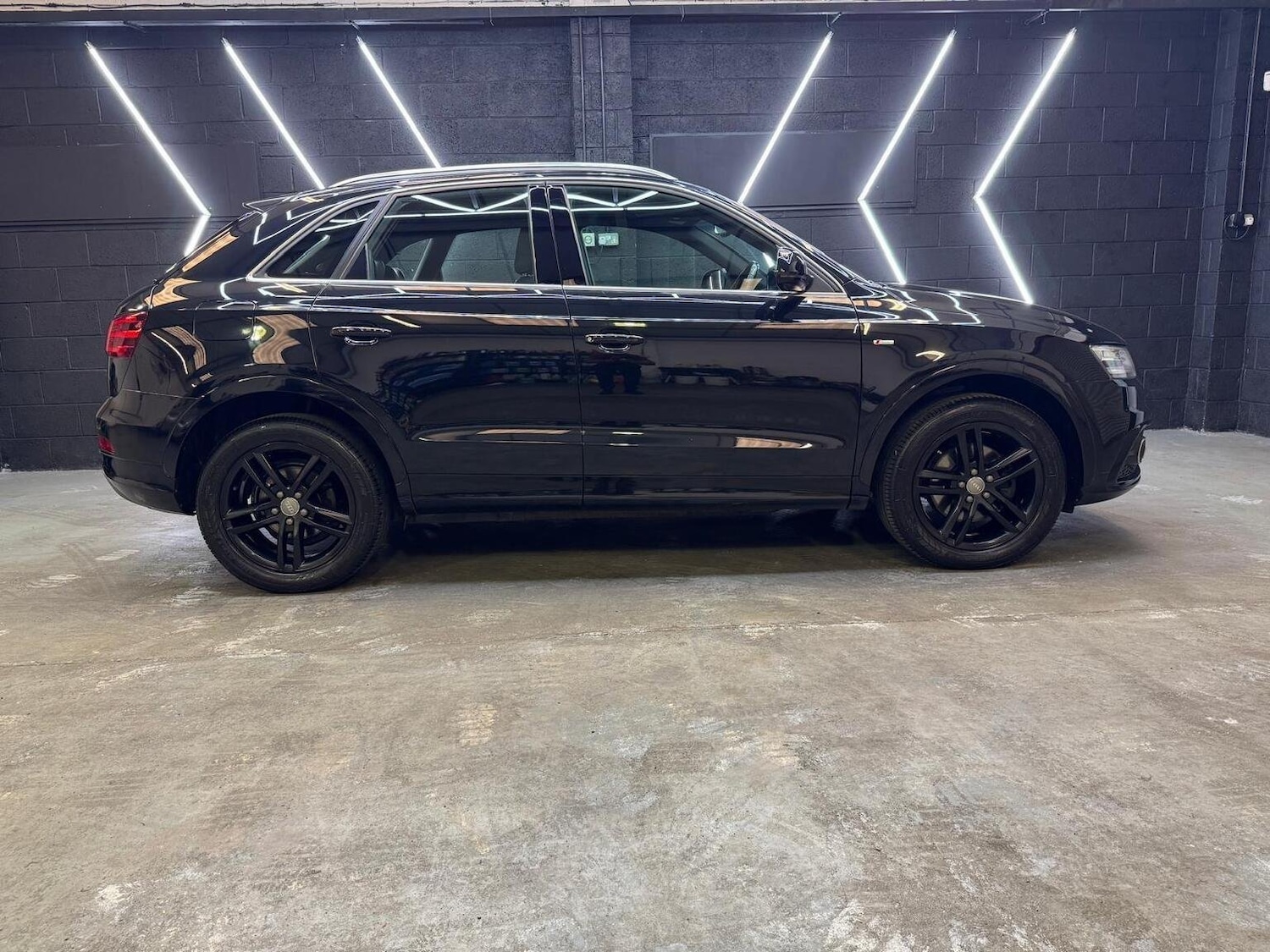 Used Audi Q3 2012 for sale - 76725757: Photo 32