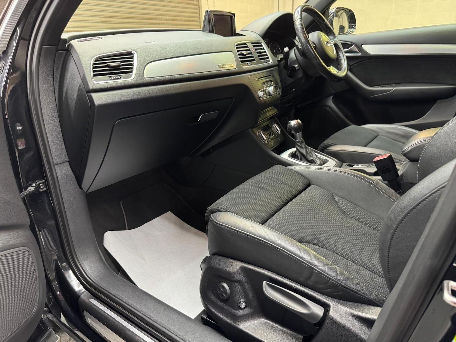 Used Audi Q3 2012 for sale - 76725757: Photo 43