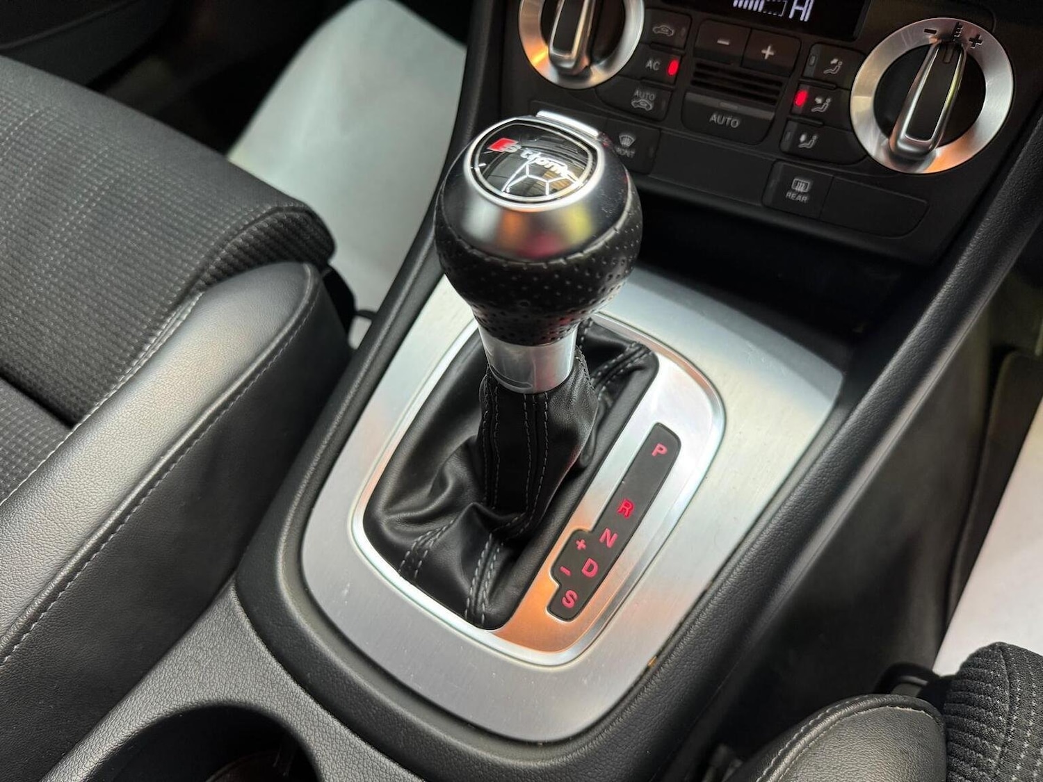 Used Audi Q3 2012 for sale - 76725757: Photo 45