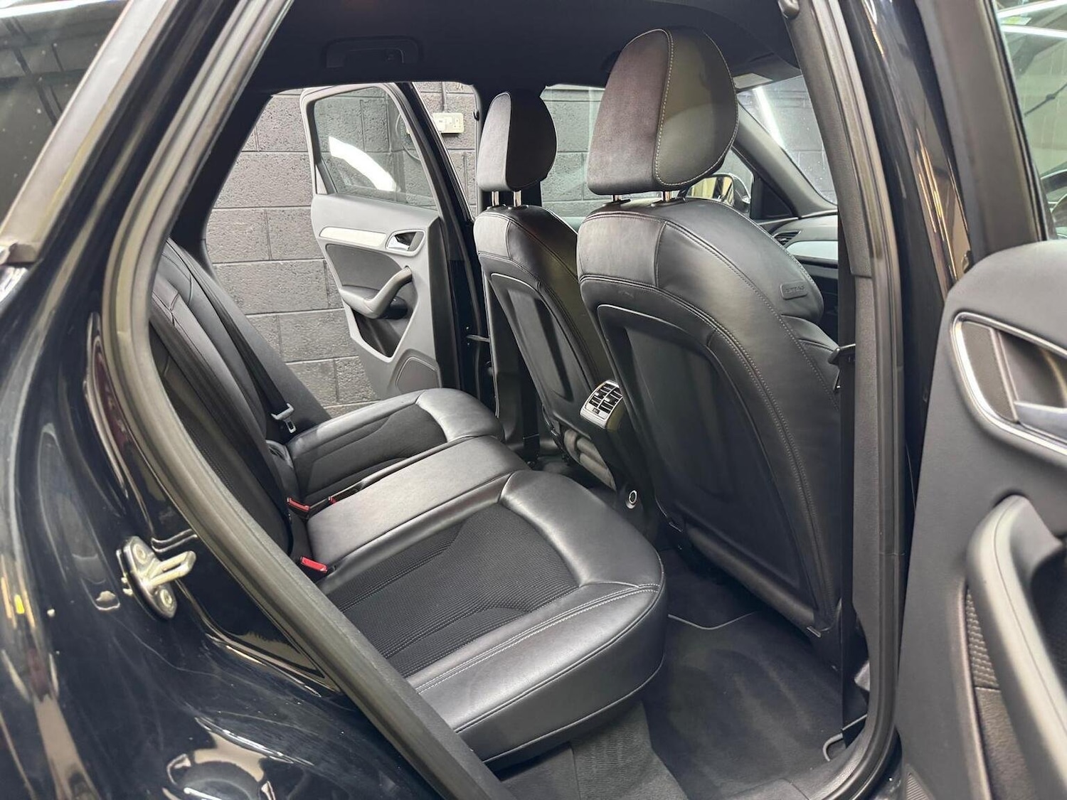 Used Audi Q3 2012 for sale - 76725757: Photo 49