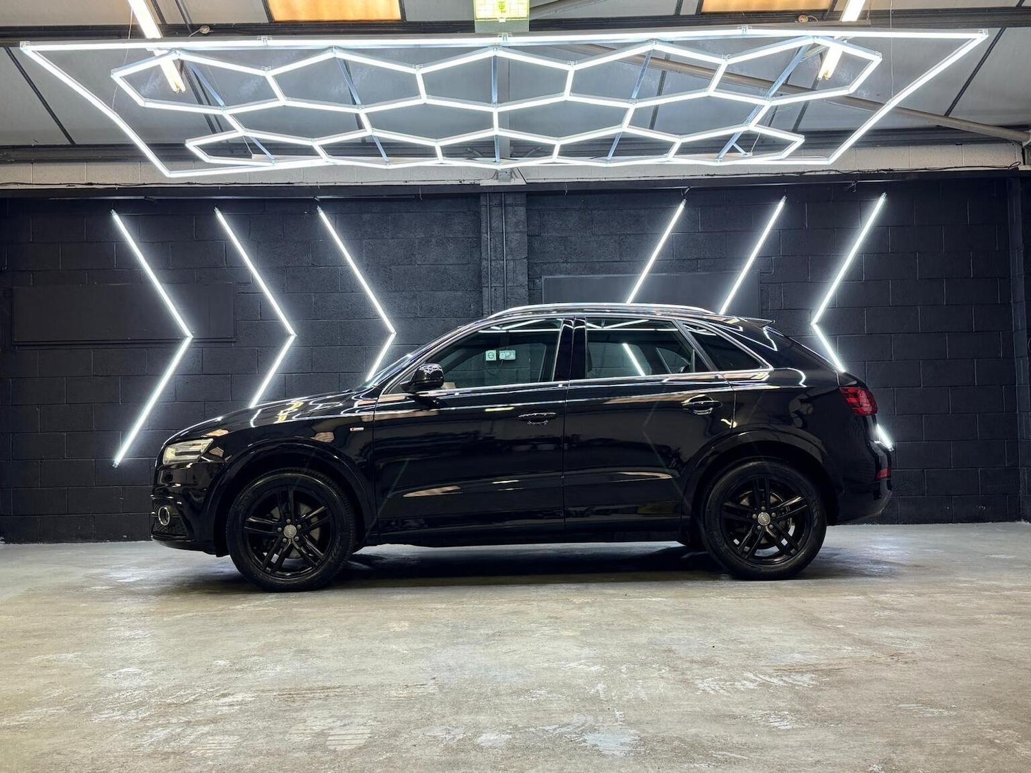 Used Audi Q3 2012 for sale - 76725757: Photo 8