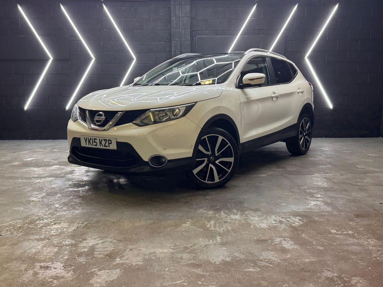 Used Nissan Qashqai 2015 for sale - 76986851: Photo 2