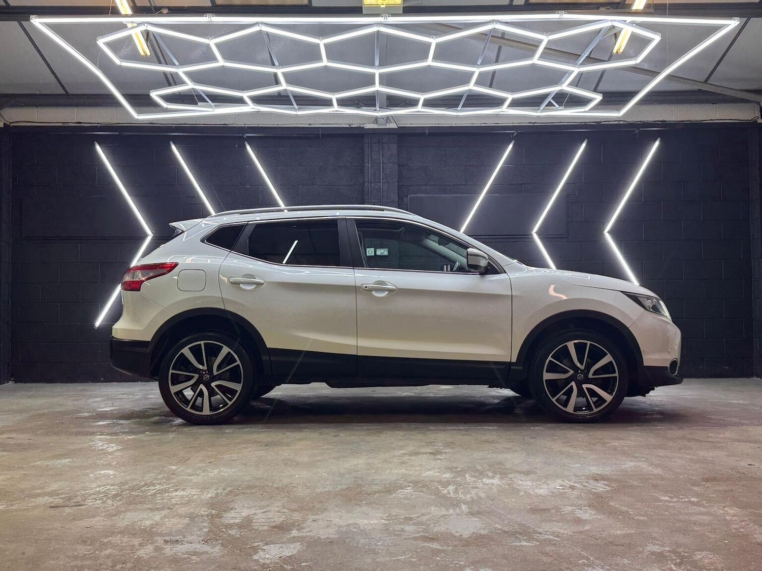 Used Nissan Qashqai 2015 for sale - 76986851: Photo 28