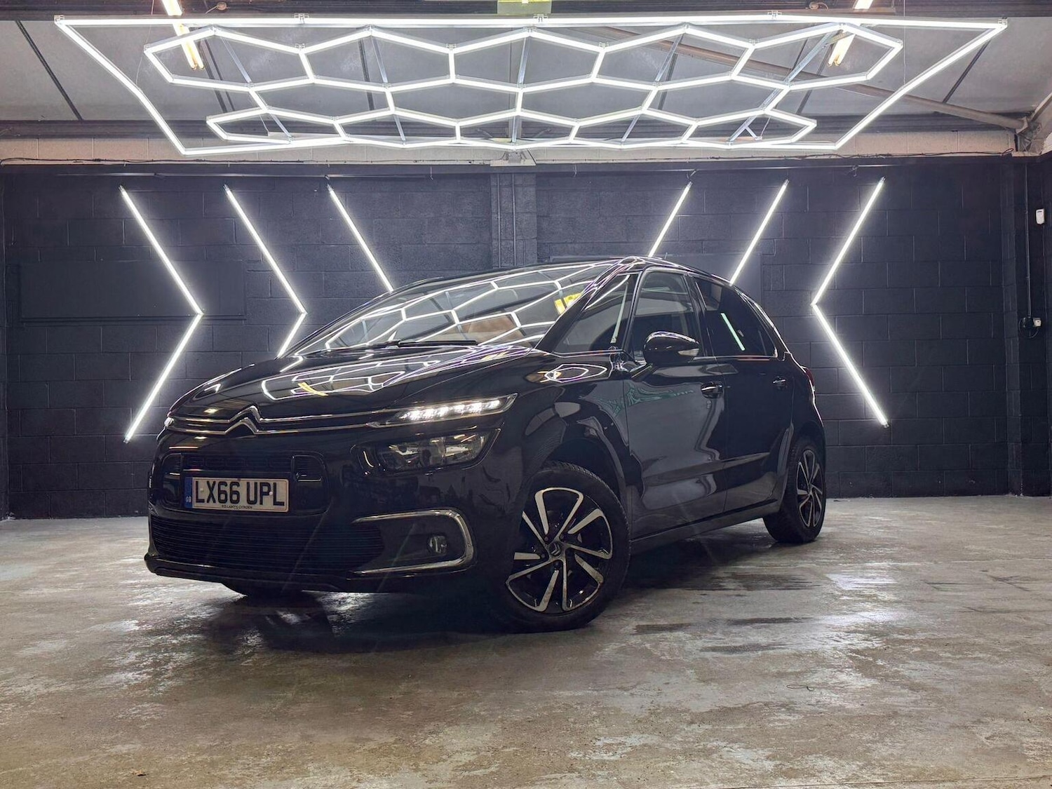 Used Citroen C4 Picasso 2016 for sale - 77289103: Photo 11