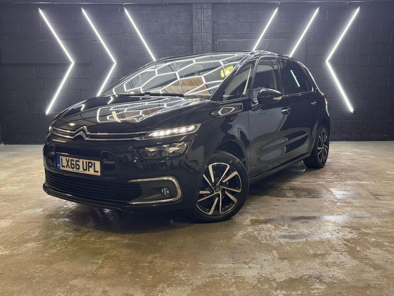 Used Citroen C4 Picasso 2016 for sale - 77289103: Photo 2