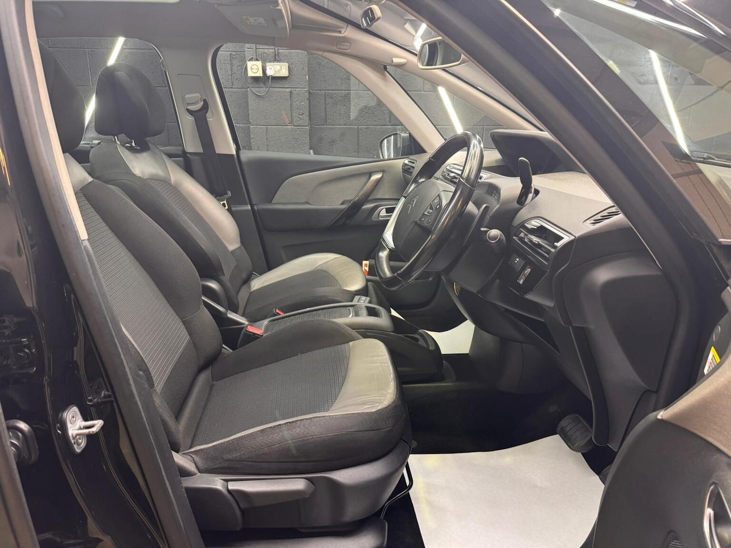 Used Citroen C4 Picasso 2016 for sale - 77289103: Photo 35