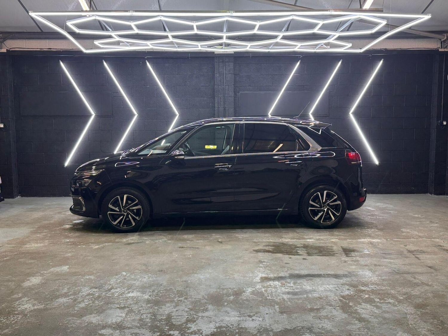 Used Citroen C4 Picasso 2016 for sale - 77289103: Photo 6