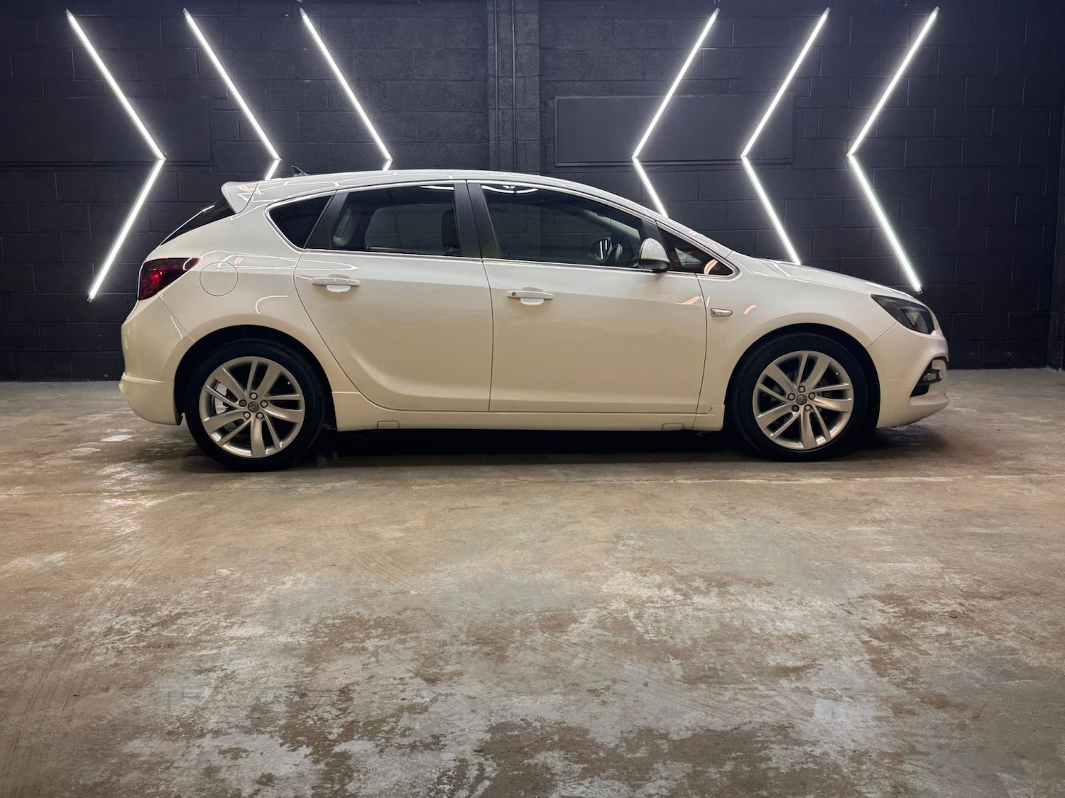 Used Vauxhall Astra 2015 for sale - 77681806: Photo 27