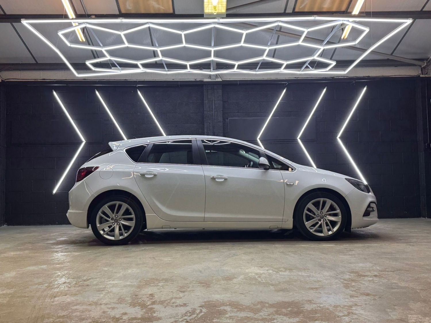 Used Vauxhall Astra 2015 for sale - 77681806: Photo 28