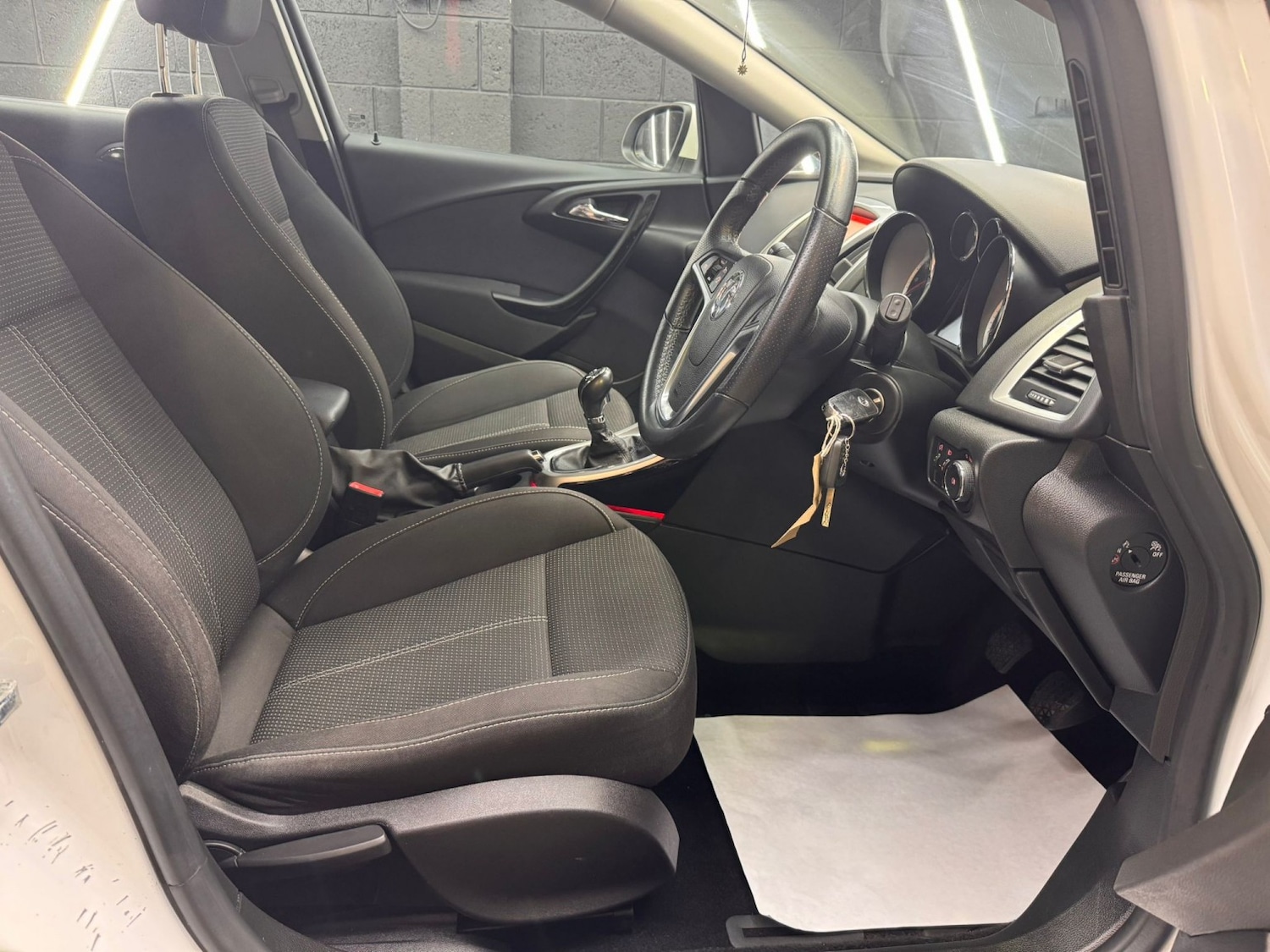 Used Vauxhall Astra 2015 for sale - 77681806: Photo 33