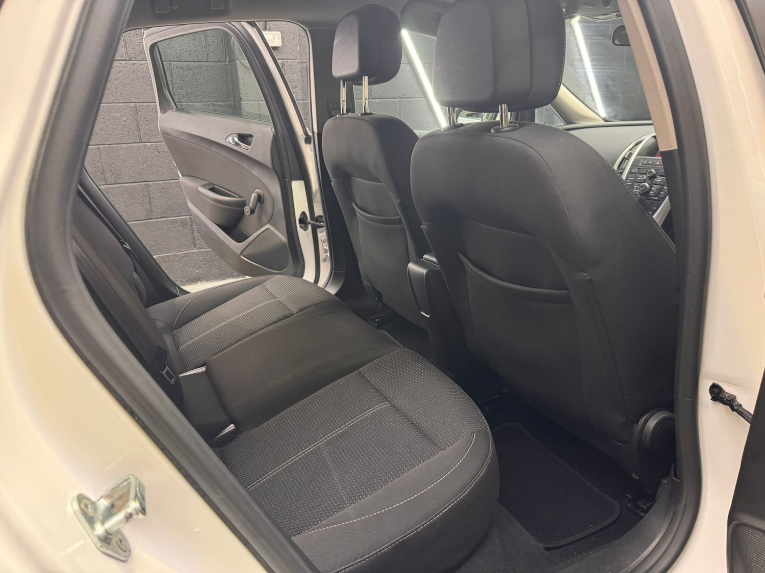 Used Vauxhall Astra 2015 for sale - 77681806: Photo 49