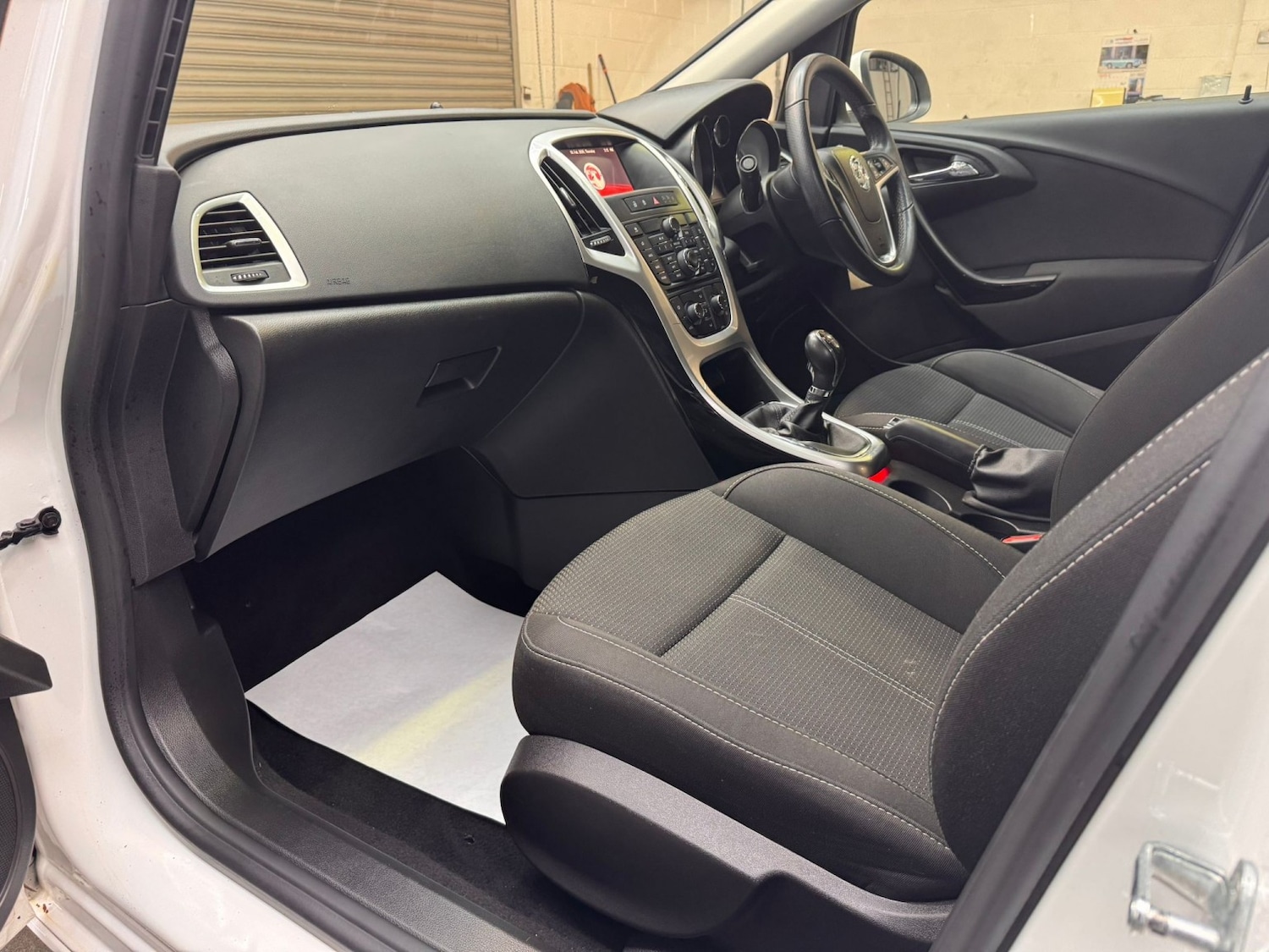 Used Vauxhall Astra 2015 for sale - 77681806: Photo 50