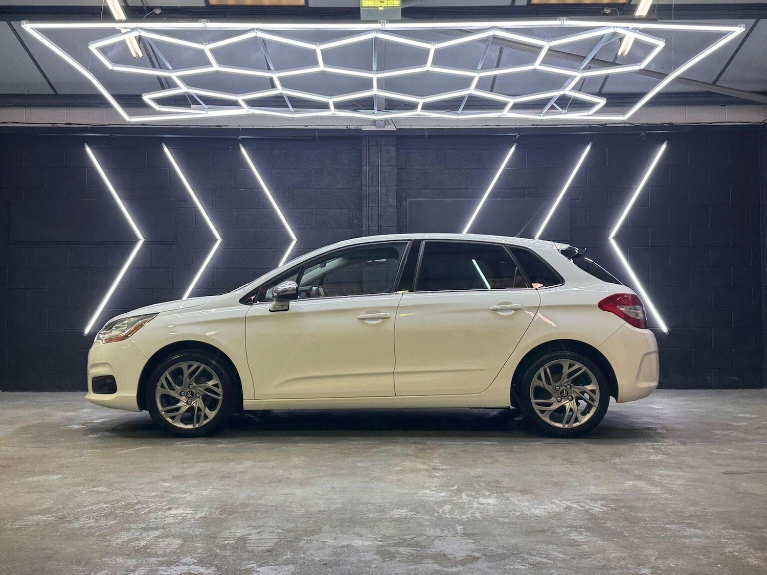 Used Citroen C4 2014 for sale - 76725557: Photo 28