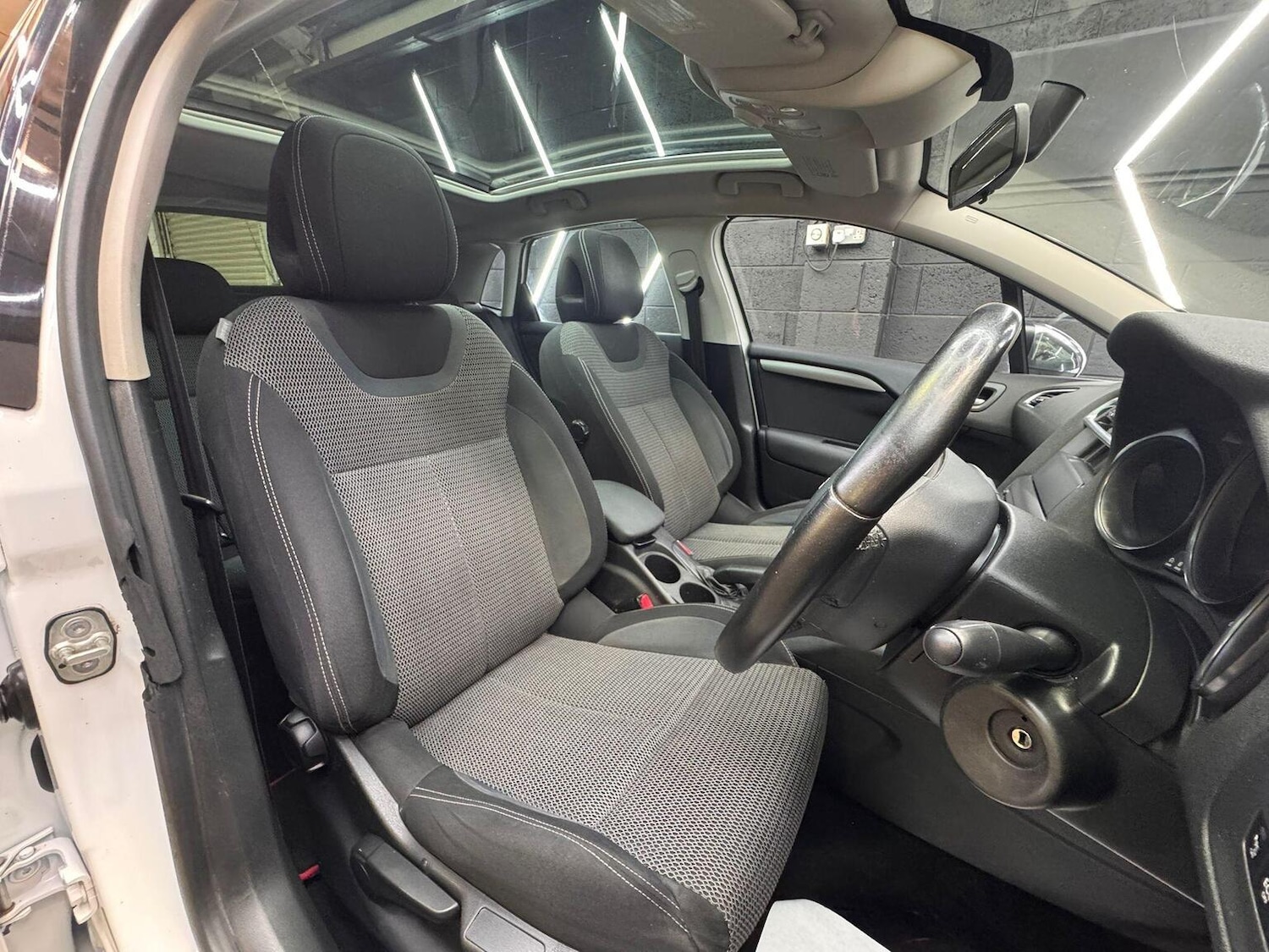 Used Citroen C4 2014 for sale - 76725557: Photo 35