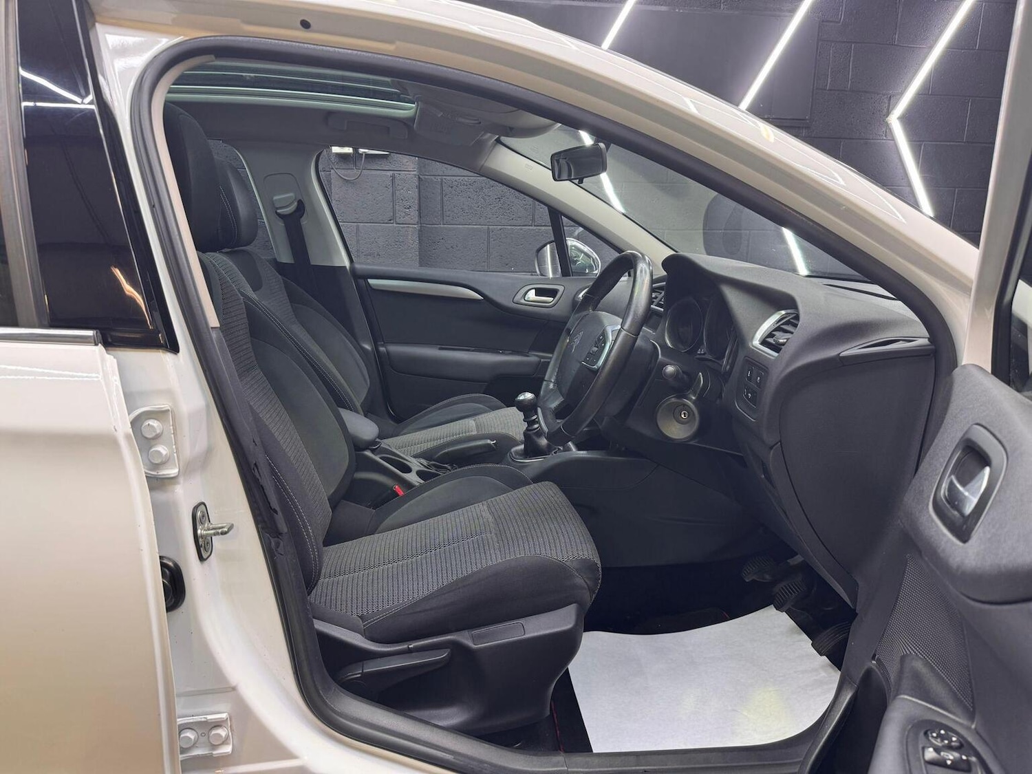 Used Citroen C4 2014 for sale - 76725557: Photo 36