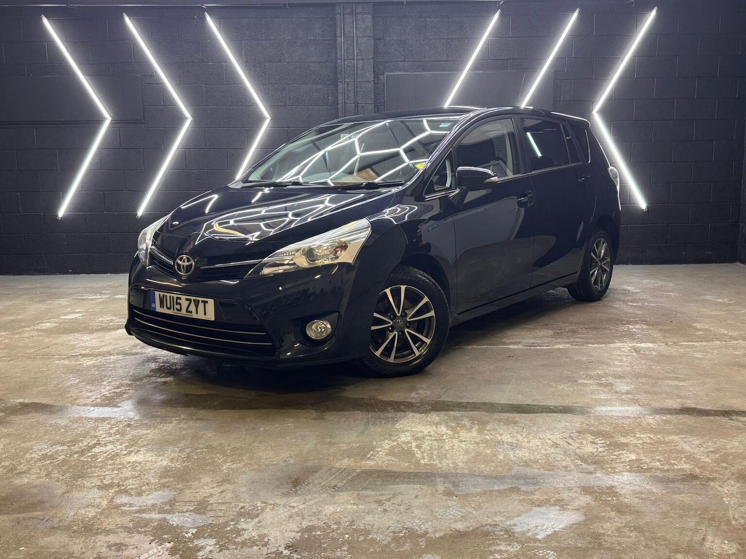 Used Toyota Verso 2015 for sale - 77303563: Photo 2