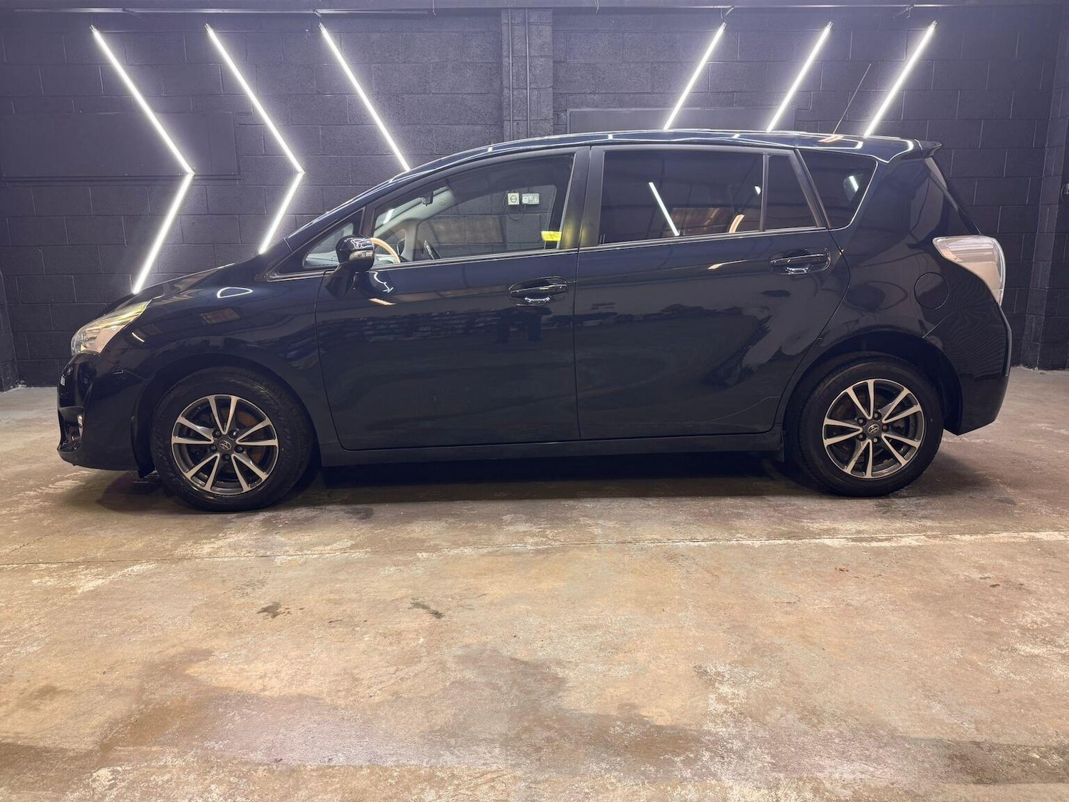 Used Toyota Verso 2015 for sale - 77303563: Photo 6