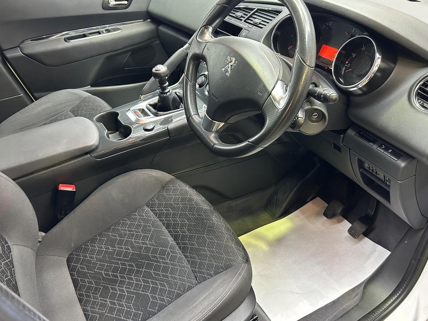 Used Peugeot 3008 2014 for sale - 76974400: Photo 20