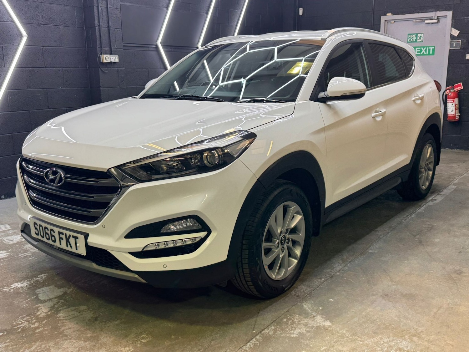 Used Hyundai TUCSON 2017 for sale - 77997248: Photo 3