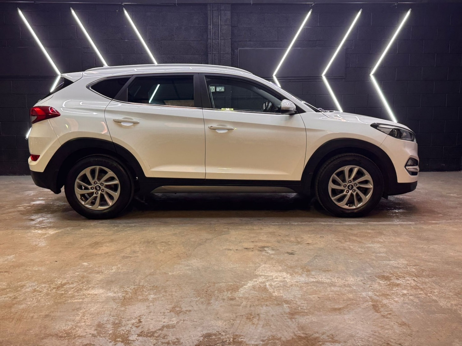 Used Hyundai TUCSON 2017 for sale - 77997248: Photo 30