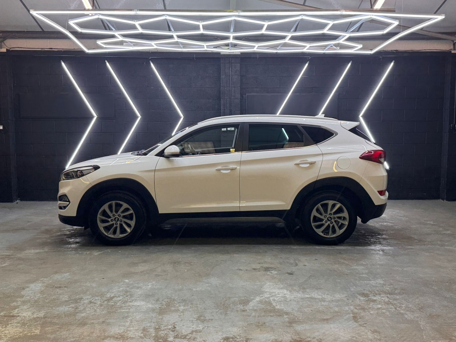 Used Hyundai TUCSON 2017 for sale - 77997248: Photo 5