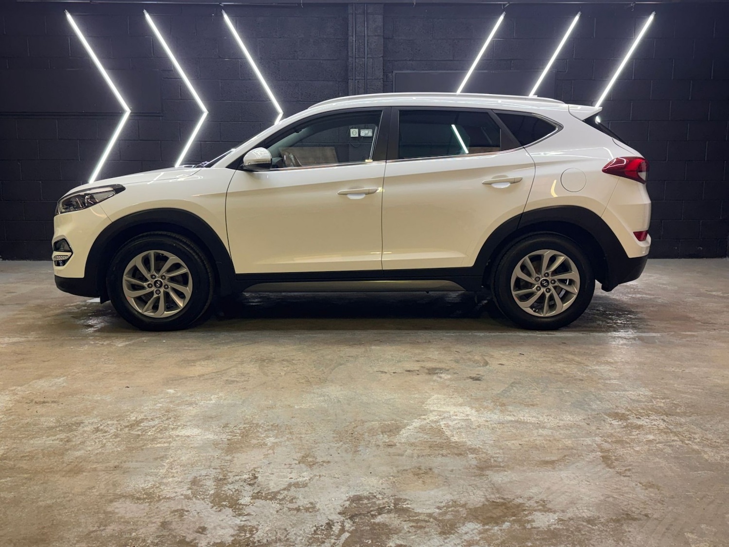 Used Hyundai TUCSON 2017 for sale - 77997248: Photo 6