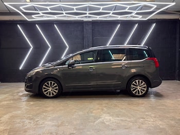 Used Peugeot 5008 2014 for sale - 79033196: Photo