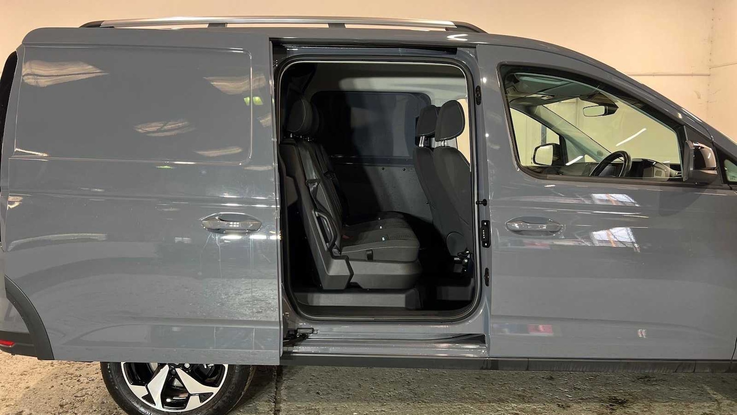 Used Ford Transit Connect 2025 for sale - 78010381: Photo 3