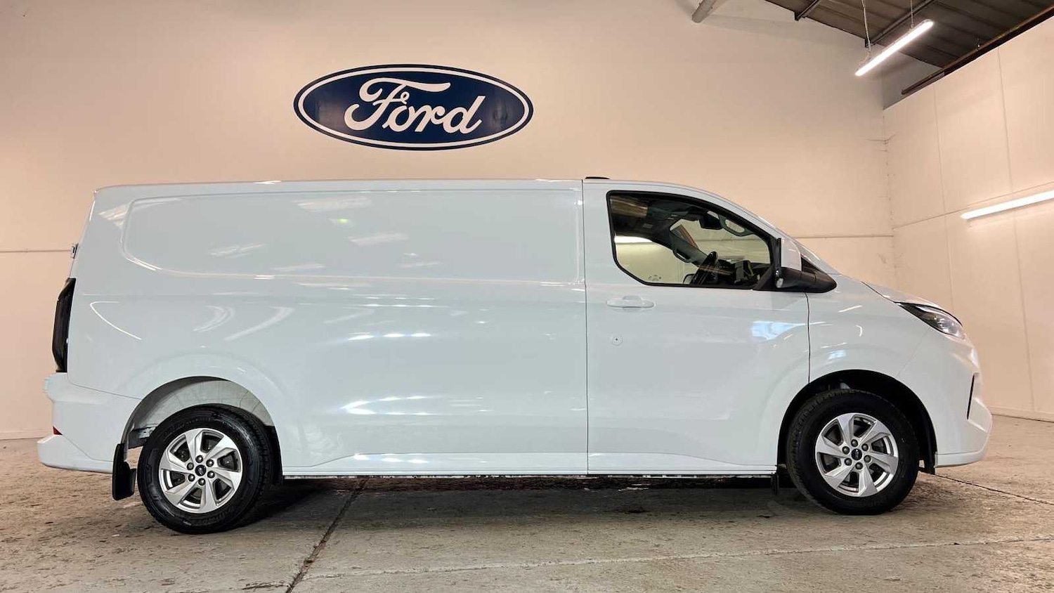 Used Ford Transit Custom 2025 for sale - 77928520: Photo 4