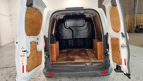 Used Ford Transit Courier 2018 for sale - 76298439: Photo 8