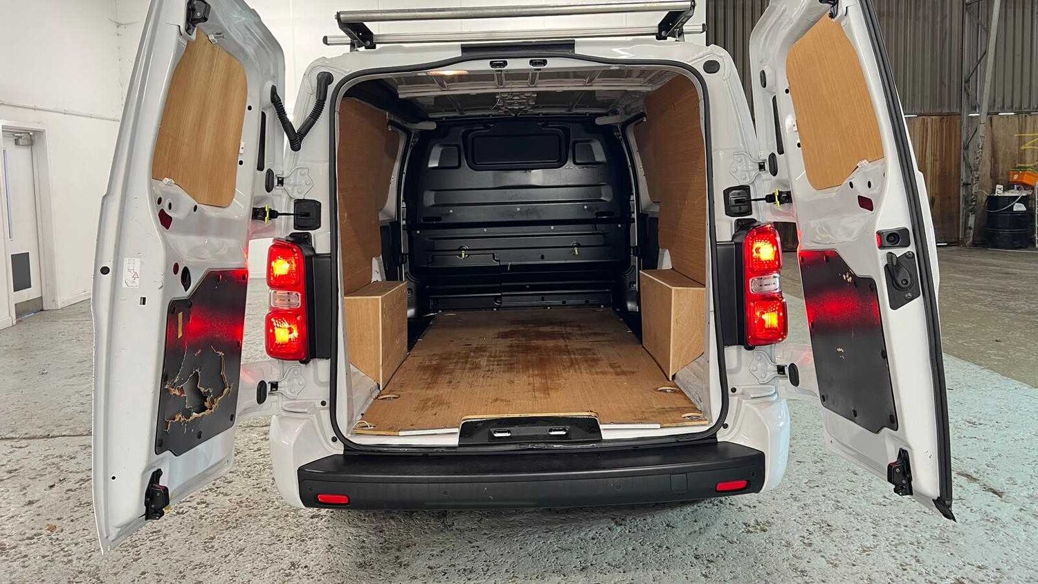 Used Vauxhall Vivaro for sale - 78118904: Photo 10