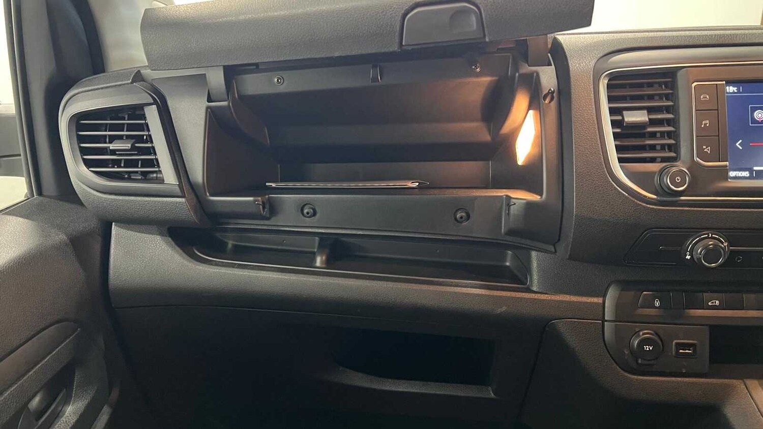 Used Vauxhall Vivaro for sale - 78118904: Photo 31