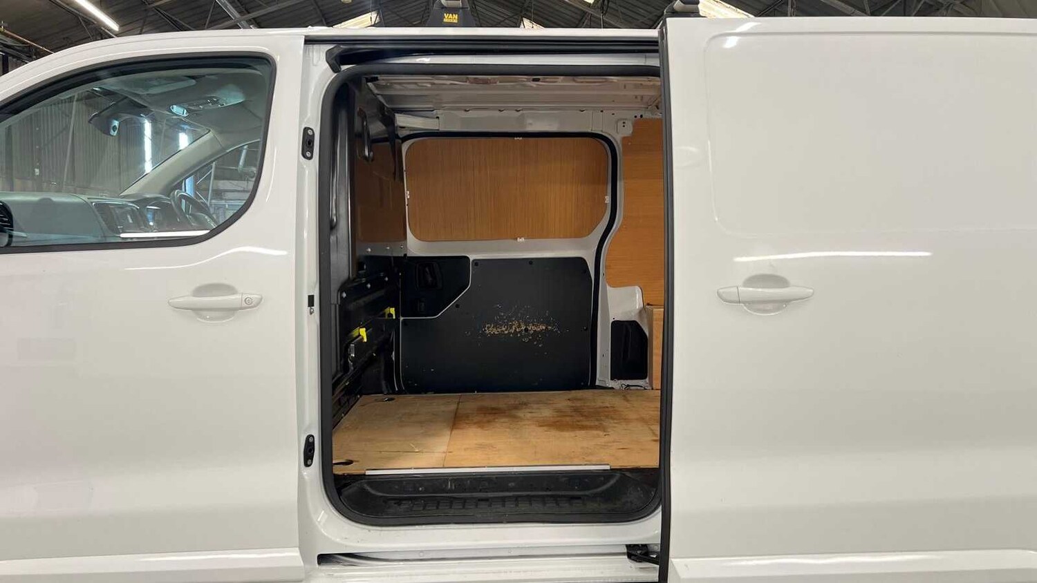 Used Vauxhall Vivaro for sale - 78118904: Photo 9