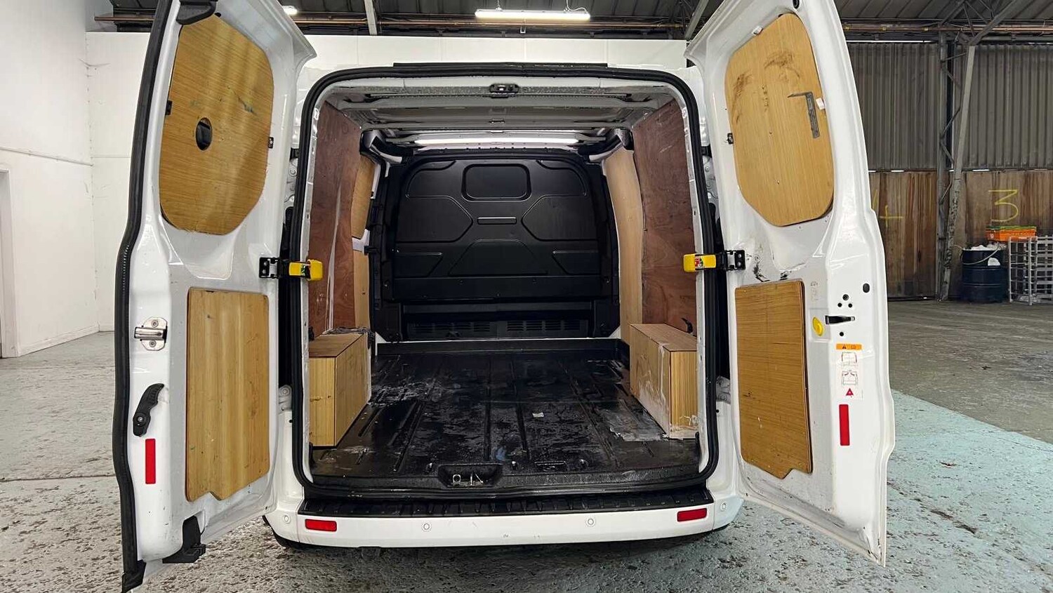 Used Ford Transit Custom 2023 for sale - 77914123: Photo 4