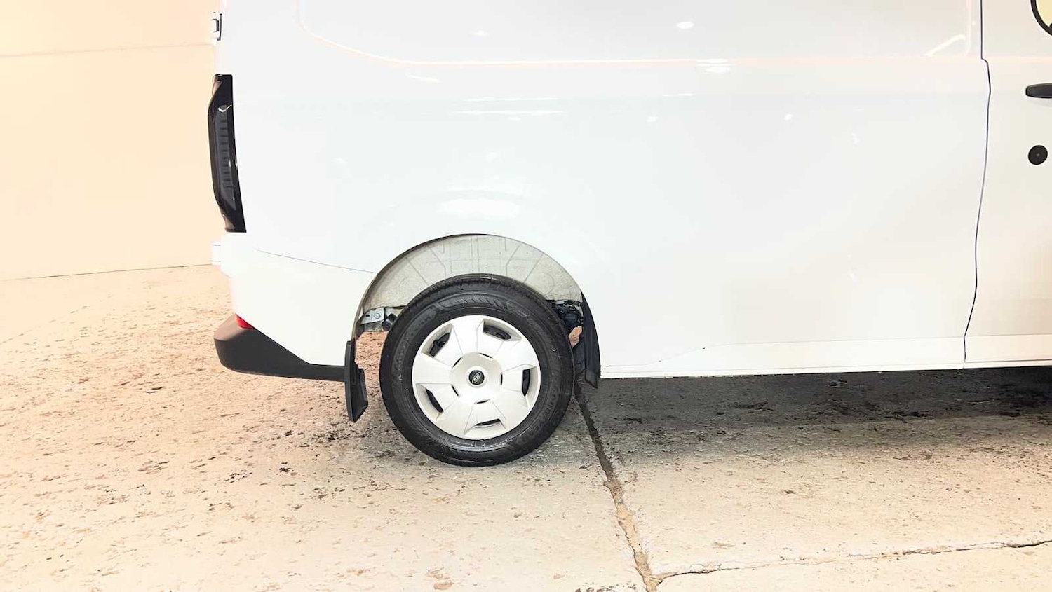 Used Ford Transit Custom 2024 for sale - 77827404: Photo 2