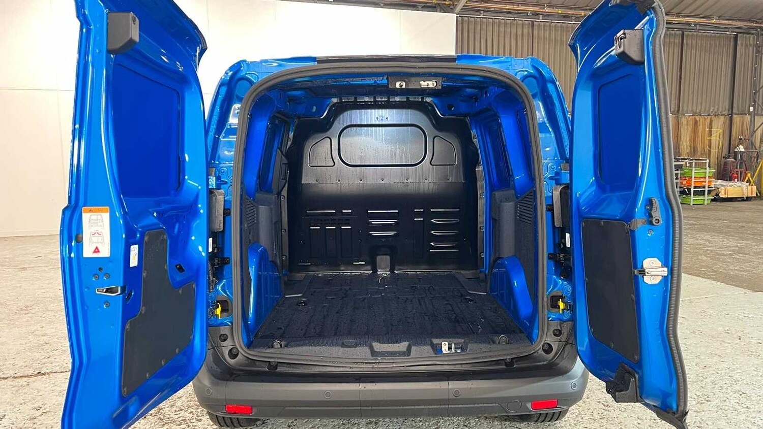 Used Ford E-Transit Courier 2025 for sale - 76272205: Photo 10