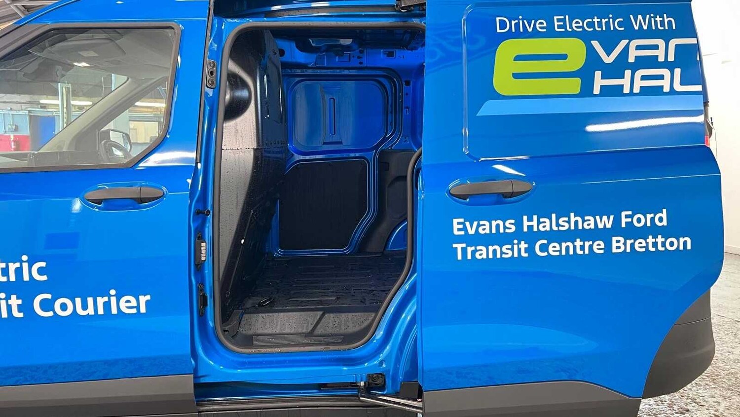 Used Ford E-Transit Courier 2025 for sale - 76272205: Photo 11