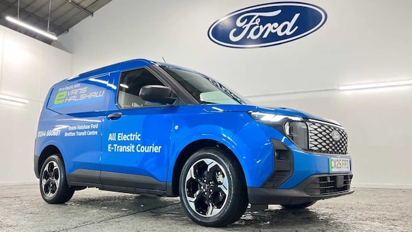 Used Ford Transit Courier 2025 for sale - 76272205: Photo 1