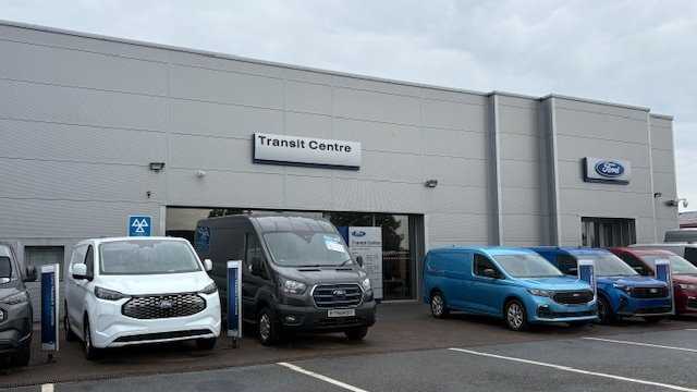 Used Ford E-Transit Courier 2025 for sale - 76272205: Photo 2