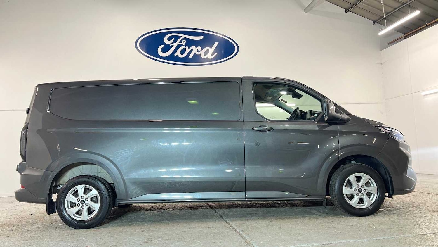 Used Ford Transit Custom 2024 for sale - 76804934: Photo 2