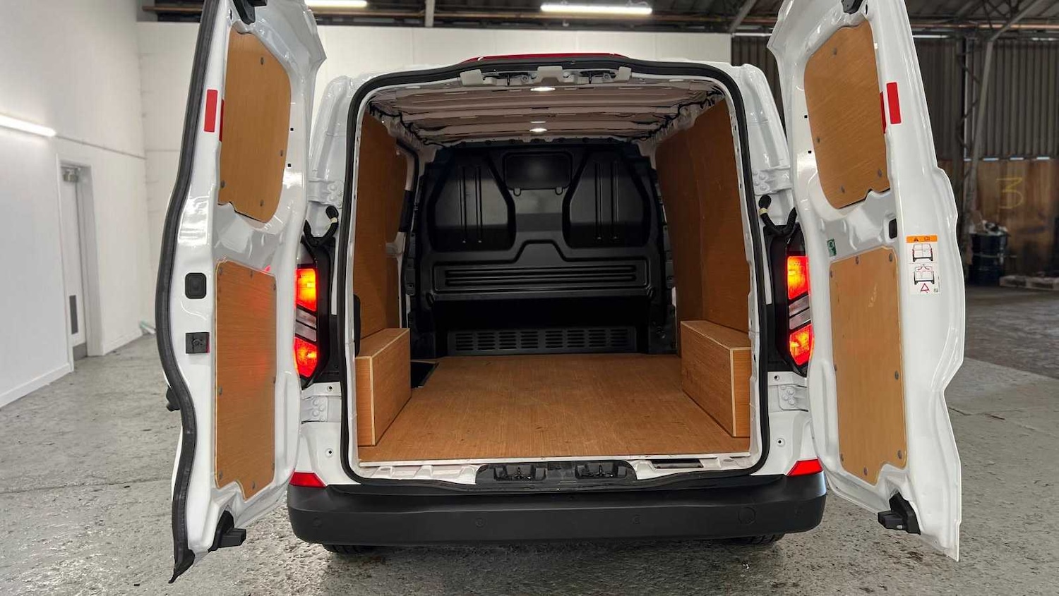 Used Ford Transit Custom 2024 for sale - 76827580: Photo 9