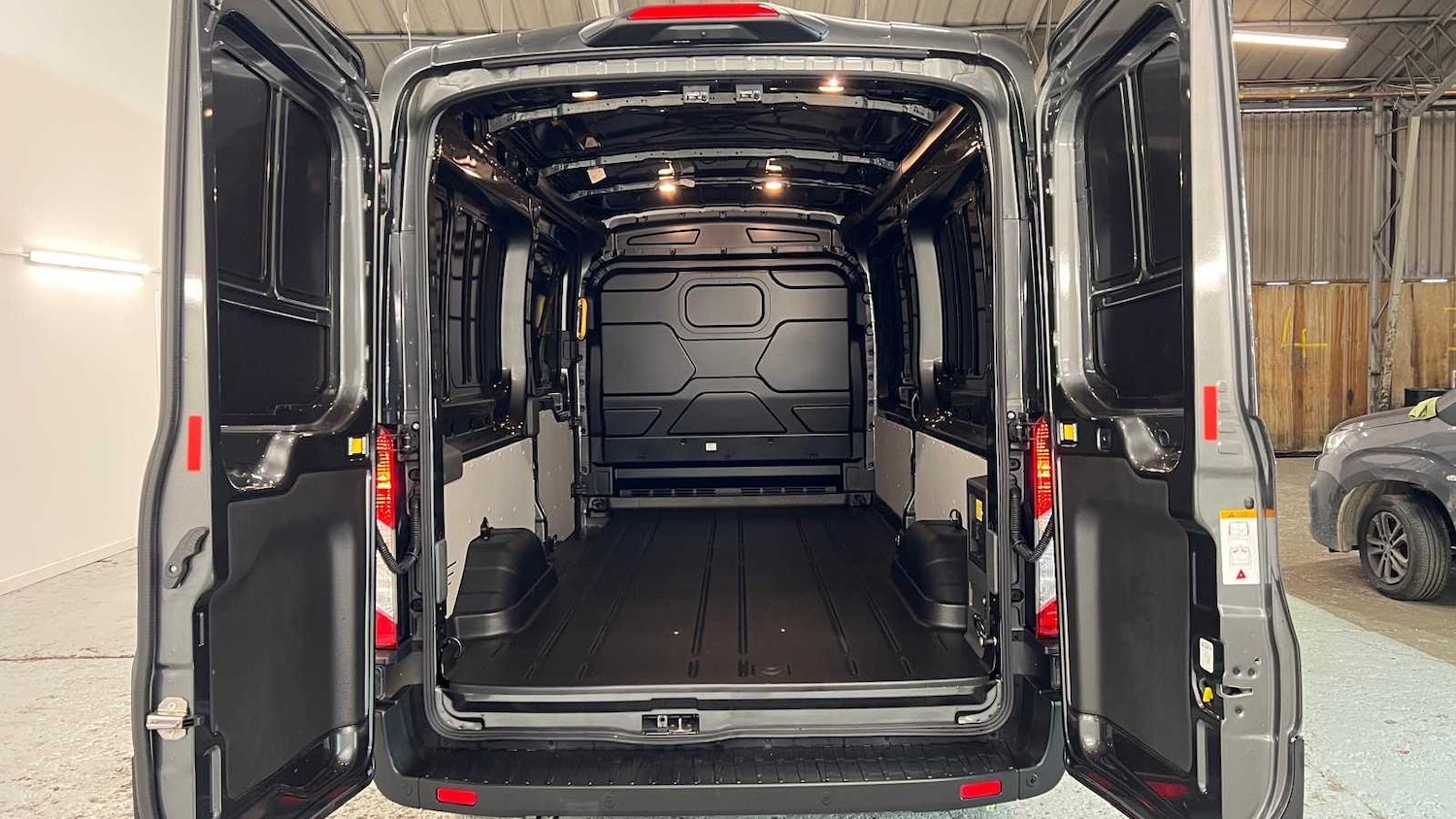 Used Ford E-Transit 2025 for sale - 77361465: Photo 10