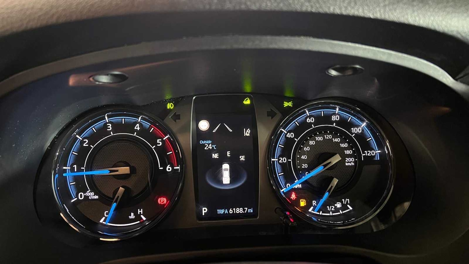 Used Toyota Hilux 2025 for sale - 77414607: Photo 26