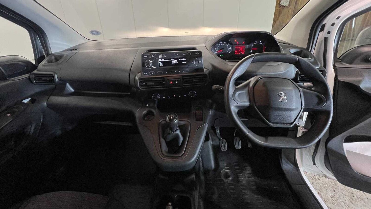 Used Peugeot Partner 2019 for sale - 77810919: Photo 21