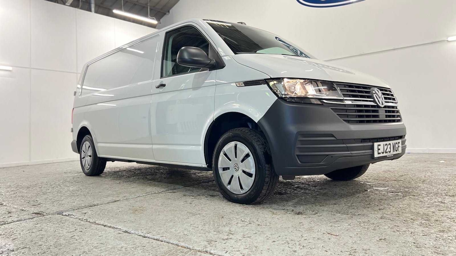 Used Volkswagen Transporter 2023 for sale - 76063500: Photo 1