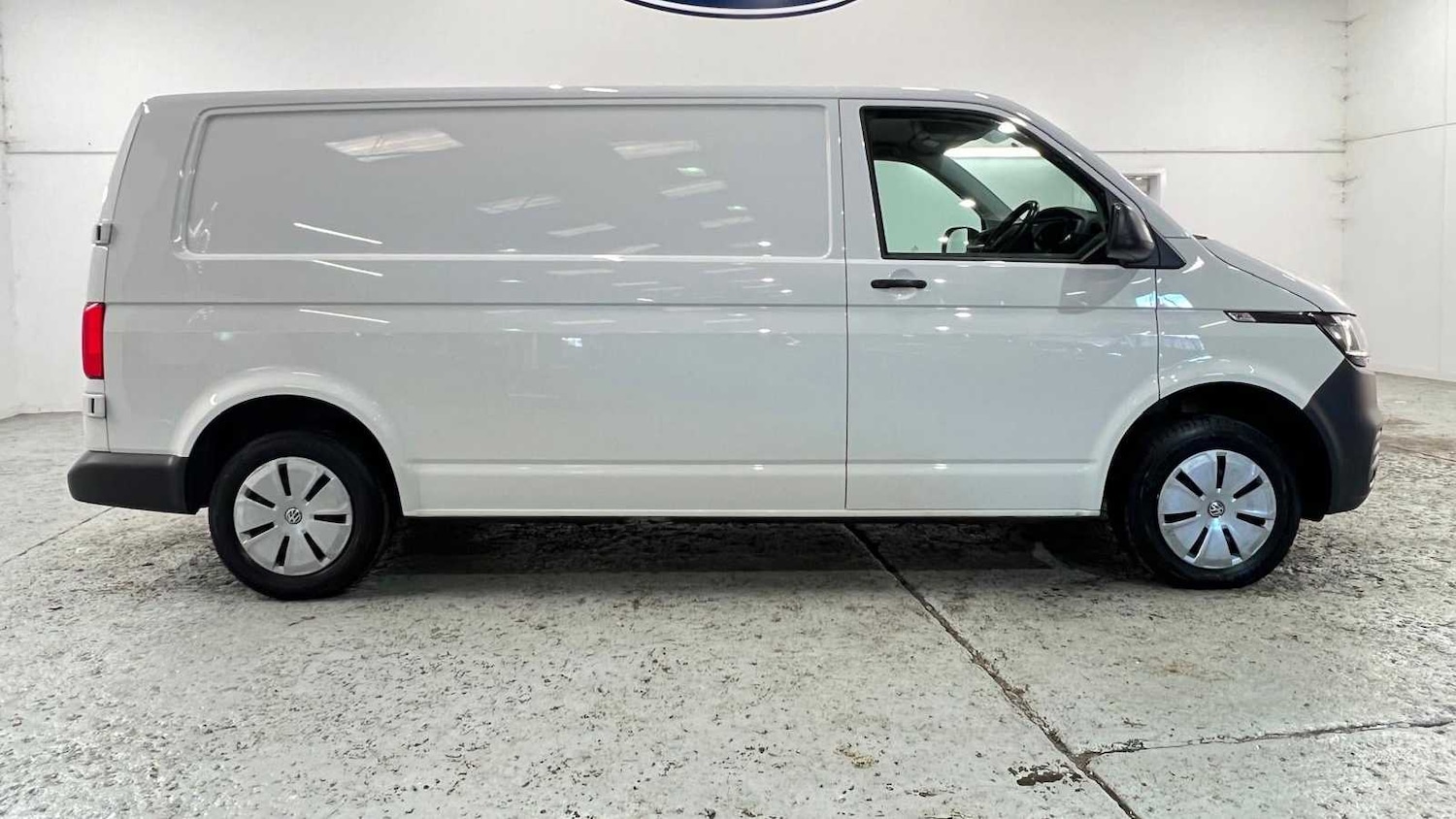 Used Volkswagen Transporter 2023 for sale - 76063500: Photo 2