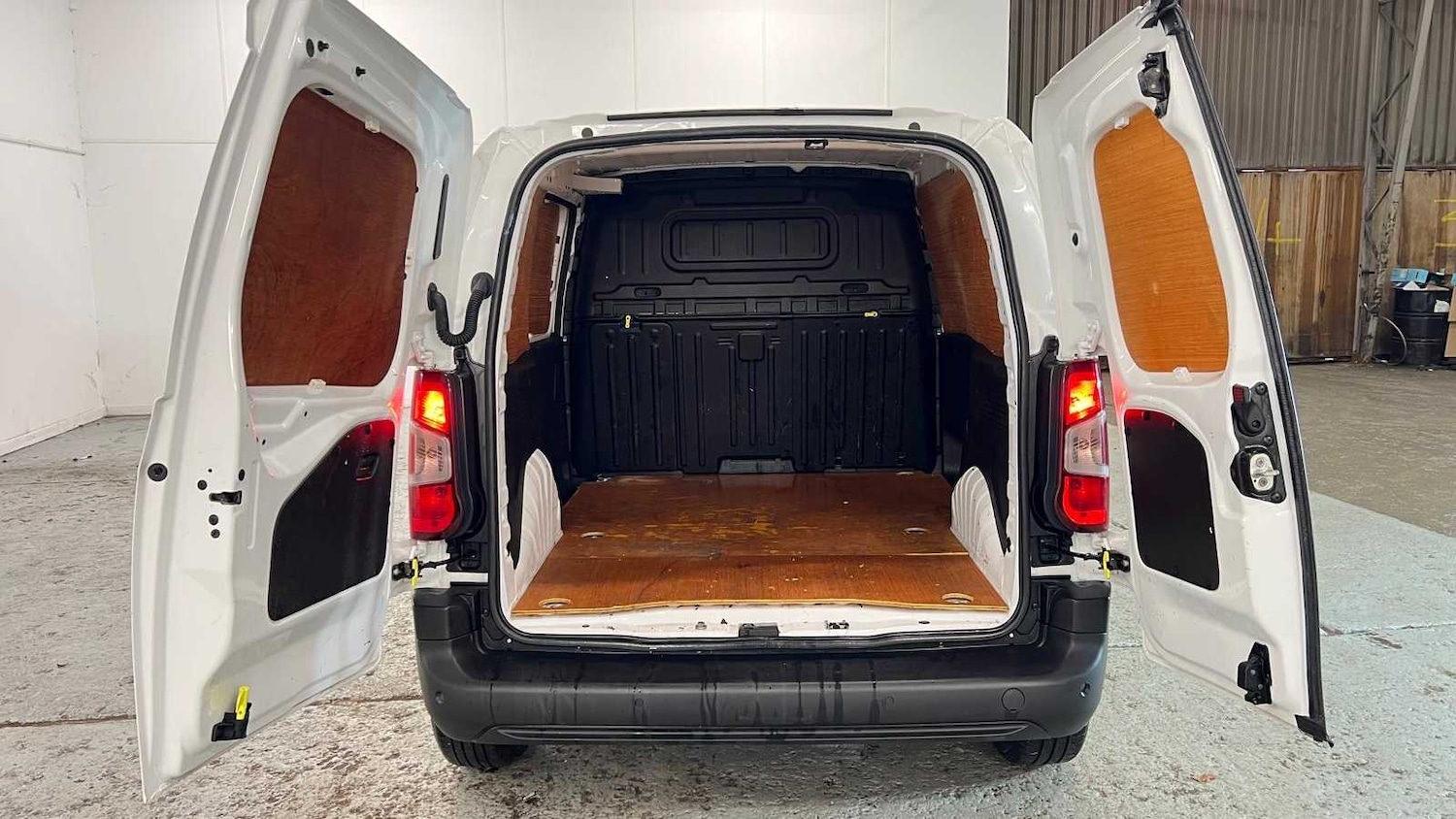 Used Peugeot Partner 2020 for sale - 76955206: Photo 11