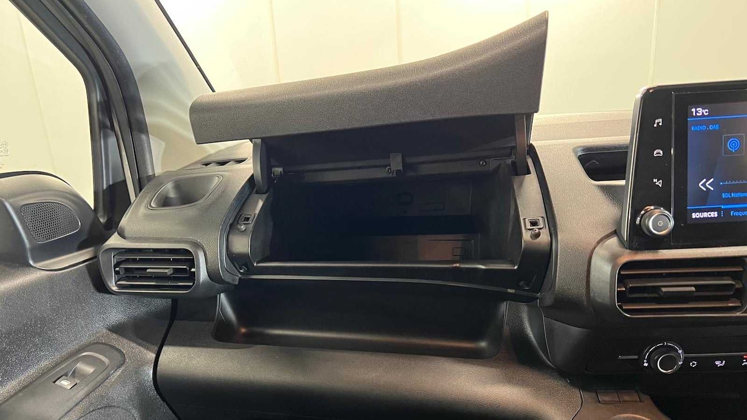 Used Peugeot Partner 2020 for sale - 76955206: Photo 28