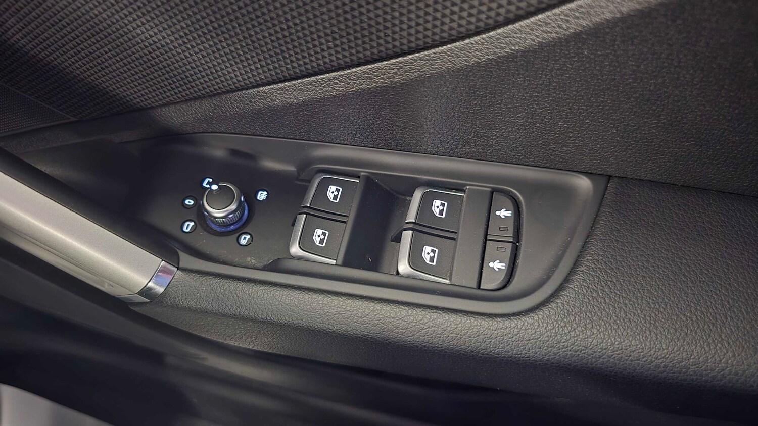 Used Audi Q2 2024 for sale - 78208936: Photo 25