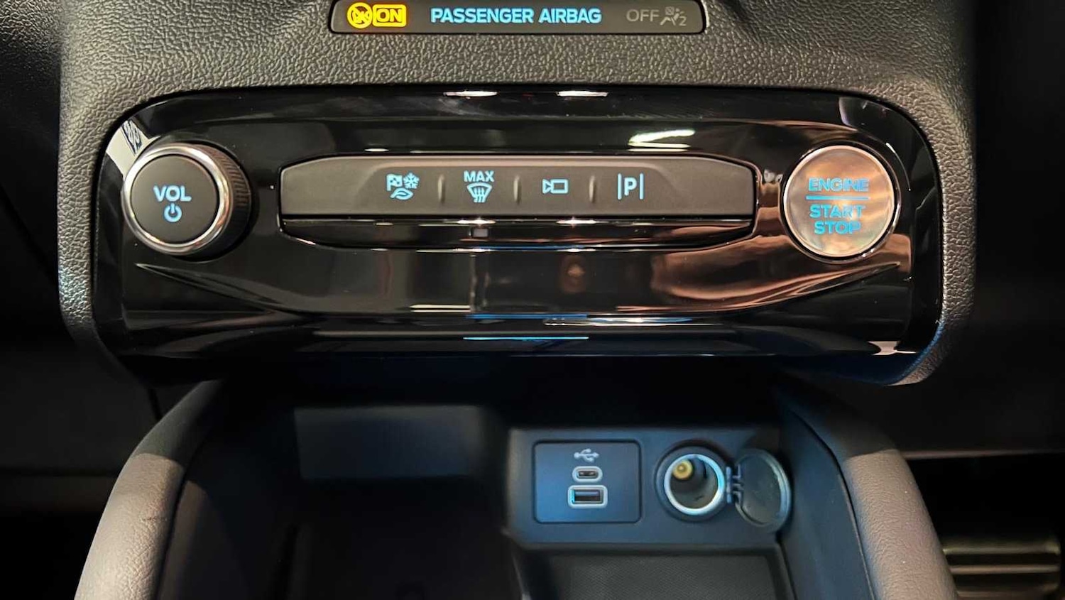 Used Ford Kuga 2025 for sale - 76889761: Photo 32